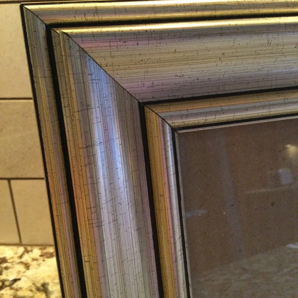 Picture Frame Silver Crackle Finish with Black Trim 4x6 New Neutral